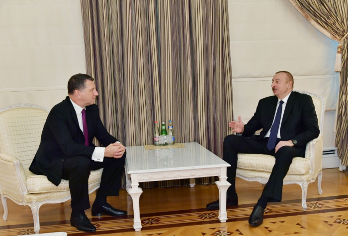   Le président Ilham Aliyev rencontre l’ancien président letton Raimonds Vejonis  