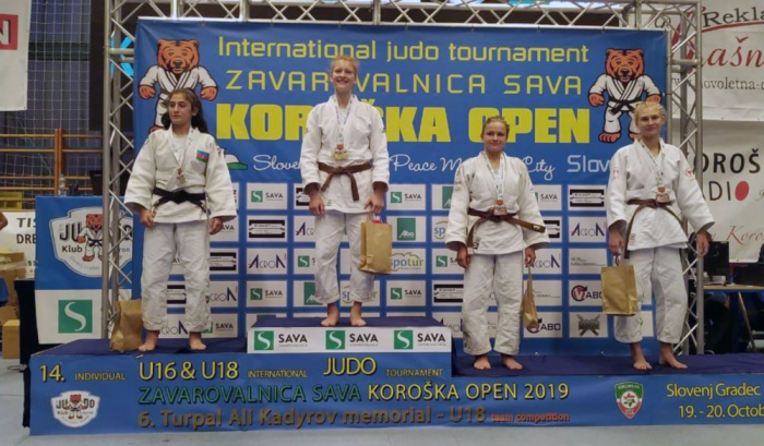  Judocas azerbaiyanas ganan seis medallas en el torneo internacional de Eslovenia 