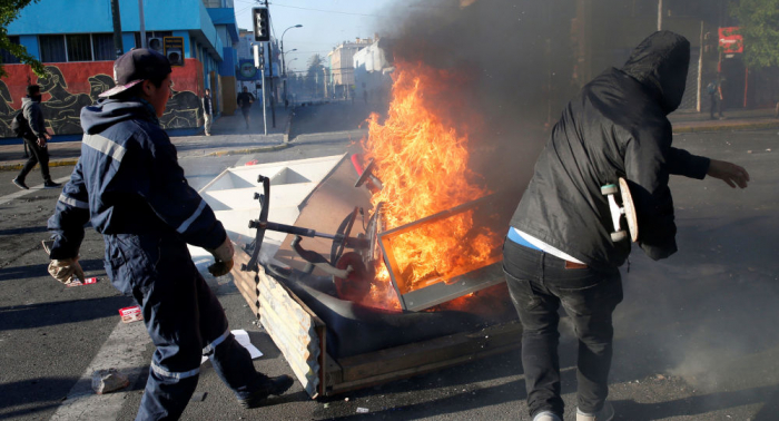   Se eleva a 10 el número de muertos durante protestas en Chile  