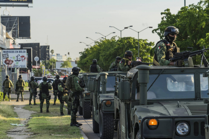 En busca de 47 asesinos, narcos y secuestradores fugados en Culiacán