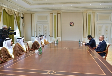  الرئيس إلهام علييف يستقبل وزير الدولة الاماراتي للشؤون الخارجية والوفد المرافق له 