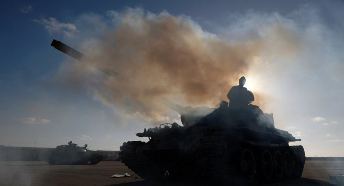   Libyen:  Haftar-Armee greift Waffenlager am Flughafen Tripolis an 