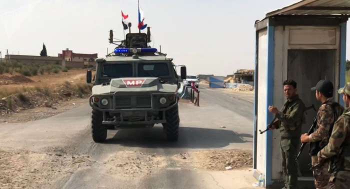 Soldados rusos empiezan a patrullar los alrededores de Manbij tras retirada de tropas de EEUU