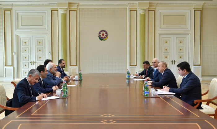   Ilham Aliyev recibe a Cavad Zarif  