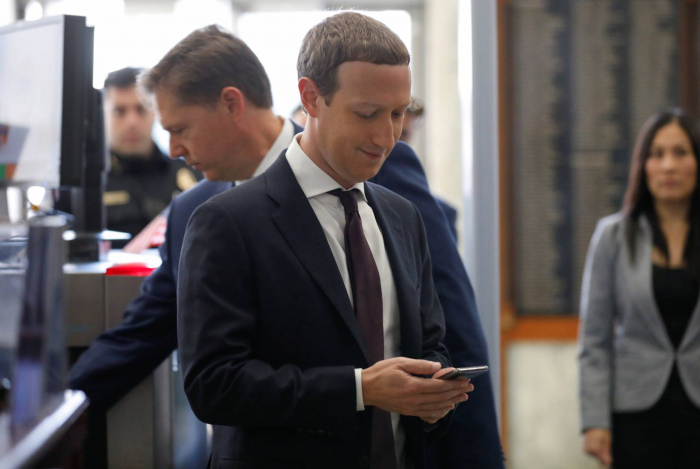 Zuckerberg admite la desconfianza que genera Facebook