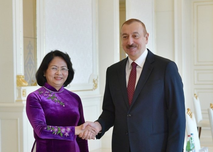   Presidente Ilham Aliyev recibe a la vicepresidenta de Vietnam  