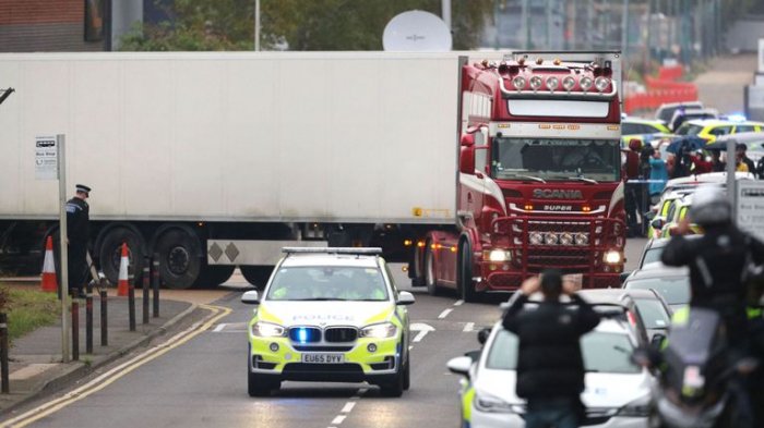 Essex lorry deaths: 39 found dead 