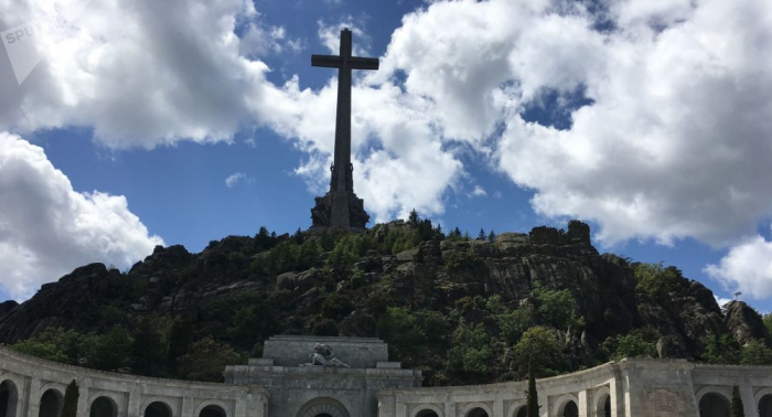 El dictador Franco sale de su mausoleo, pero miles de sus víctimas seguirán allí