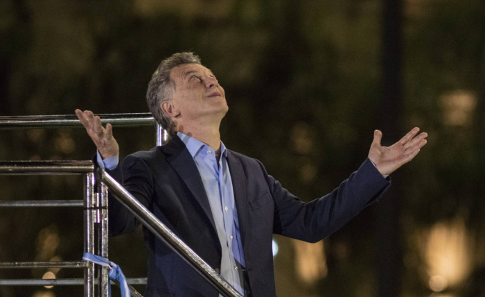 Mauricio Macri cierra eufórico la campaña a la espera de un milagro en las urnas