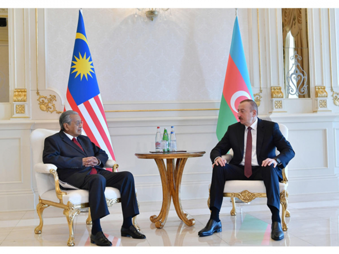   Präsident Ilham Aliyev empfängt den malaysischen Premierminister  