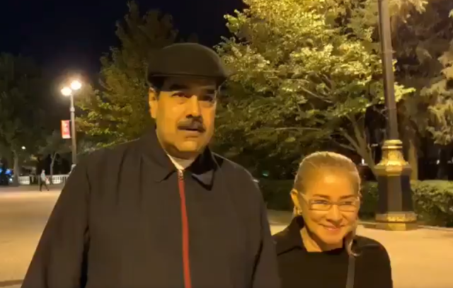  Maduro aprovechó que en Bakú nadie lo conoce para dar un paseíto con Cilita- Video