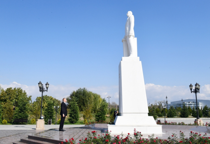  Präsident Ilham Aliyev kommt zu Besuch in Aghdasch an 