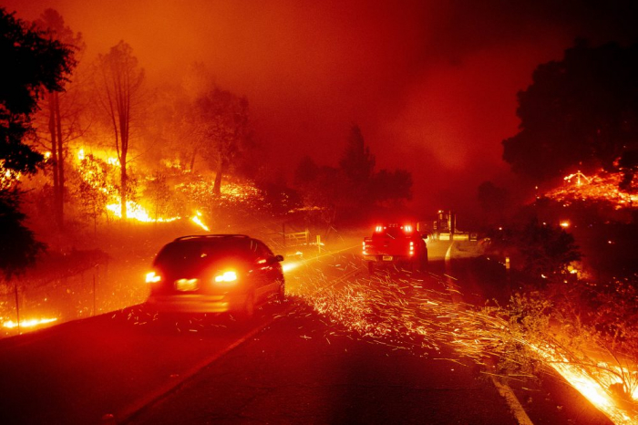  Thousands ordered to flee fast-moving Los Angeles wildfire-  NO COMMENT  