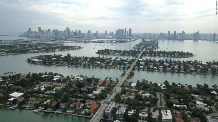 Rising sea levels threaten hundreds of millions - and it