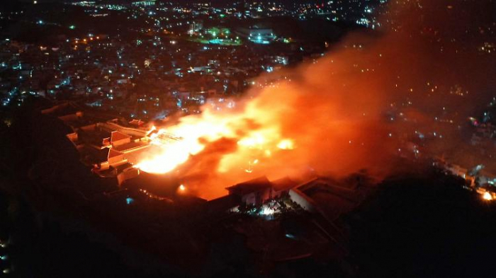  Großbrand zerstört historische Shuri-Burg 