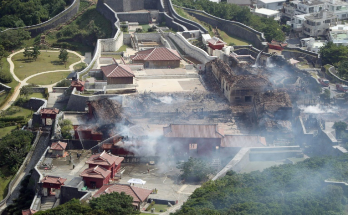 Fire engulfs World Heritage castle in Japan
