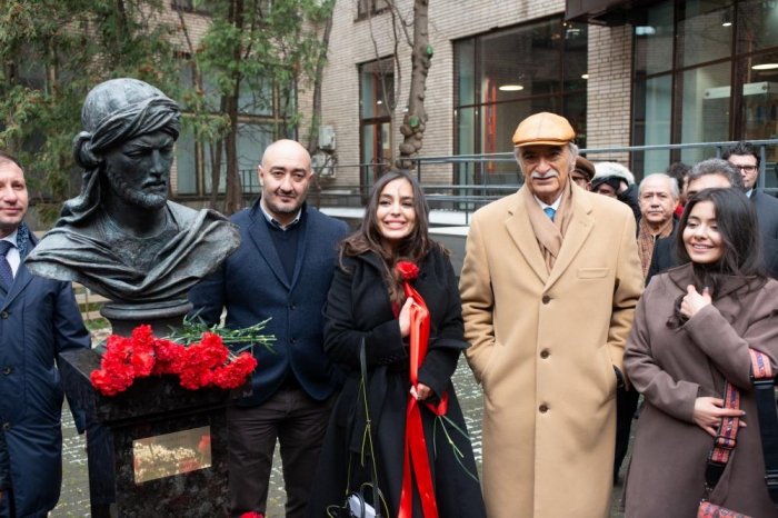   Monument to great Azerbaijani poet Imadeddin Nasimi unveiled in Moscow (  PHOTOS  )  
