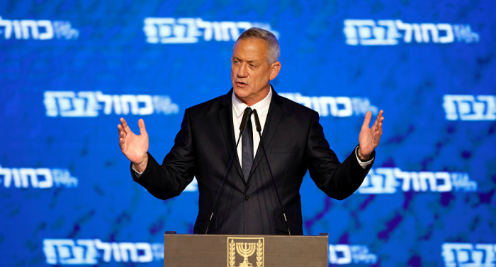 بيني غانتس منافس نتنياهو يتلقى تفويضا رسميا لمحاولة تشكيل حكومة جديدة في إسرائيل