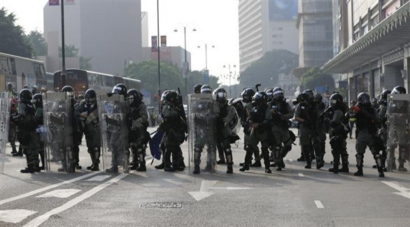 مكافحة الشغب في هونغ كونغ تحتشد قبل احتجاج غير مصرح له