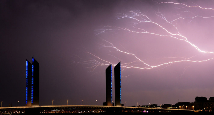 سقوط قتلى في فرنسا بسبب العواصف والفيضانات