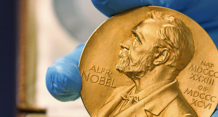 منح جائزة نوبل في الكيمياء لتطوير بطاريات "الليثيوم أيون"