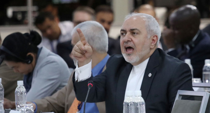 "إيران مستعدة"... ظريف يمد يده إلى السعودية بـ"خطوة جديدة"