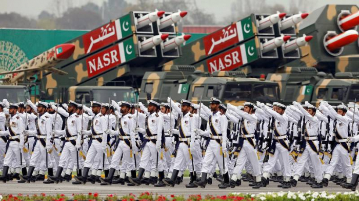 Ministro paquistaní amenaza con lanzar misiles a países que apoyen a la India en un conflicto por Cachemira