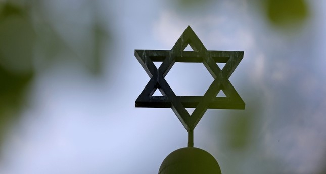 2 shot dead near synagogue in eastern Germany