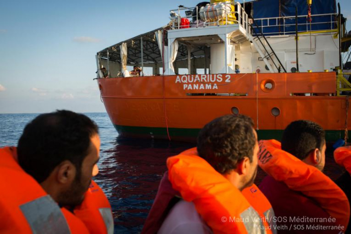 Migrants bloqués en mer: SOS Méditerranée demande aux Européens d