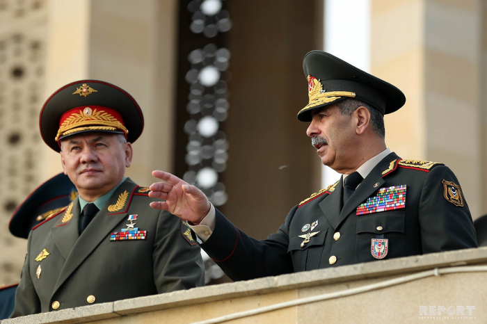   Ministros de Defensa de Azerbaiyán y Rusia celebran reunión en Bakú  