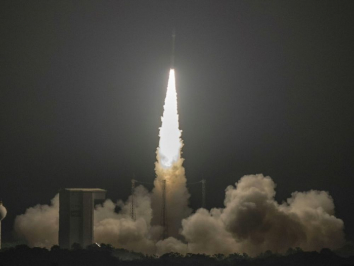 Arianespace conclut deux contrats de lancement avec l