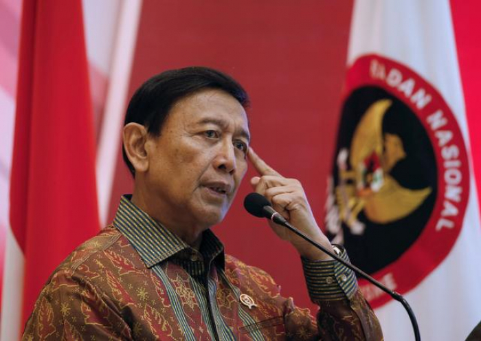 Indonesian security minister attacked by man with knife: police  