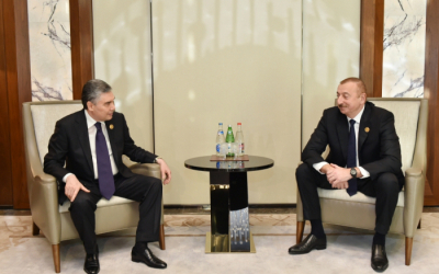   الرئيس إلهام علييف يلتقي رئيس تركمانستان -   صورة    