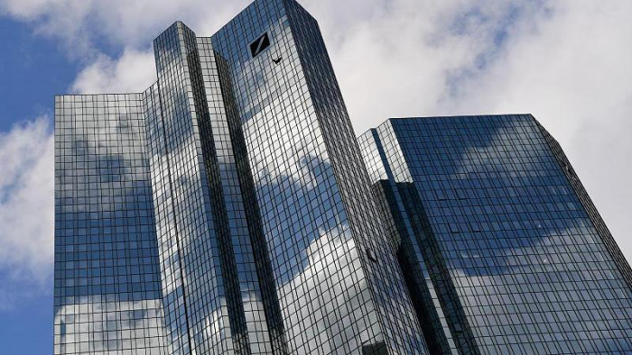 Deutsche Bank macht erneut fette Verluste