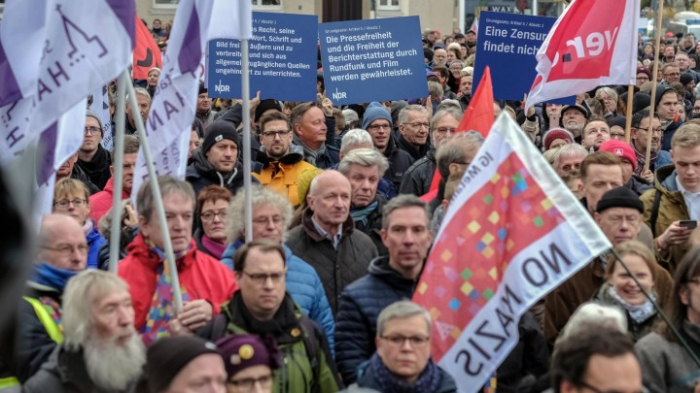   Rund 7.000 Menschen demonstrieren gegen Rechts  