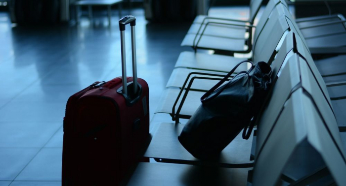 Des passagers qui prennent leurs bagages dans la cabine d’avion sont exposés à ce danger