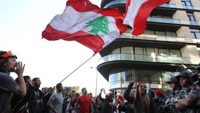 تواصل احتجاجات لبنان ودعوات لإضراب عام