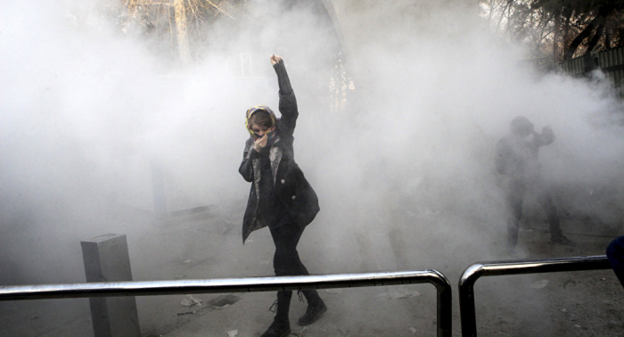 الشرطة الإيرانية: اعتقلنا عددا كبيرا من الأشرار