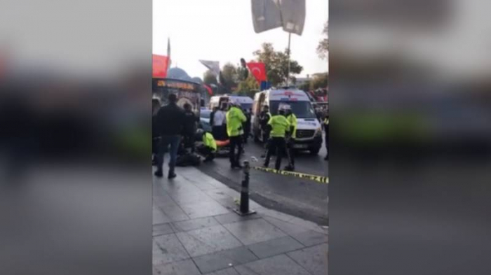  13 heridos luego que un bus embistiera contra una parada en Estambul y su chófer atacara con cuchillo a los que impedían que huyera (VIDEO) 