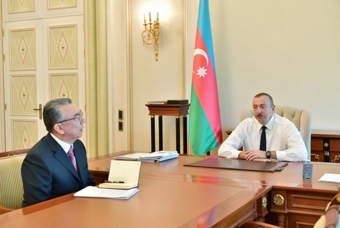   Presidente Ilham Aliyev recibe a Eldar Azizov  