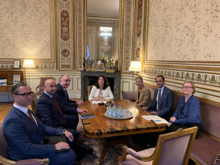   Entretient des chefs de la diplomatie azerbaïdjanaise et suédoise  