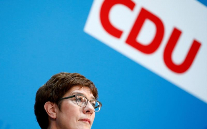 Kramp-Karrenbauer will Huawei notfalls aus deutschen 5G-Netzen ausschließen