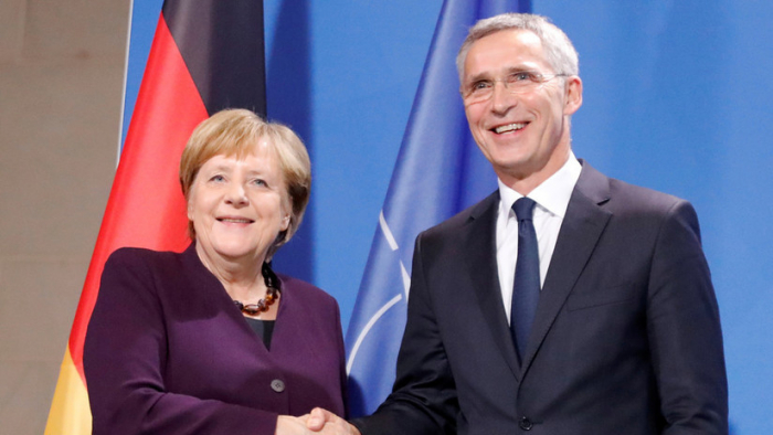 Merkel y Stoltenberg critican las "drásticas palabras" de Macron sobre "la muerte cerebral de la OTAN"