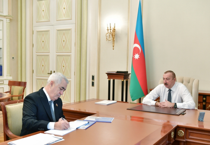   Le président de la République reçoit le président de la Société des Chemins de fer azerbaïdjanais  