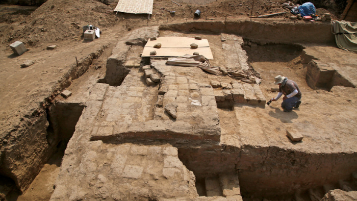 Descubren en Perú un templo de 3.000 años de antigüedad con 21 sepulturas