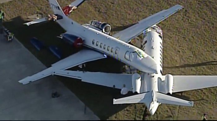 EEUU: Chocan dos aviones en el aeropuerto internacional de San Antonio-     VIDEO    