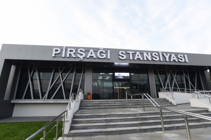  Präsident Ilham Aliyev weiht Pirschaghi-Bahnhof ein 