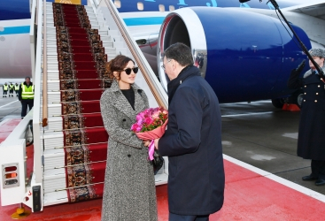   النائبة الأولى للرئيس مهربان علييفا تزور روسيا  