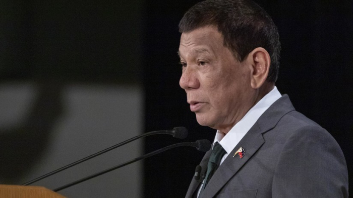 Duterte promete prohibir el uso y la importación de cigarrillos electrónicos y amenaza con arresto a los vapeadores