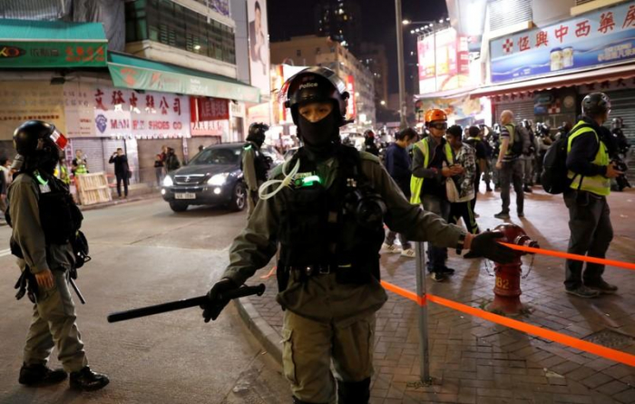 Polizei in Hongkong ruft vor Bezirksratswahl zur Ruhe auf